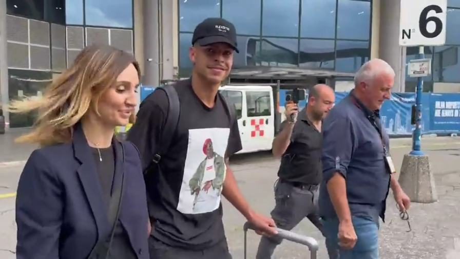 Inter, ecco lo sbarco di Luis Henrique a Malpensa 1 Inter, ecco lo sbarco di Luis Henrique a Malpensa