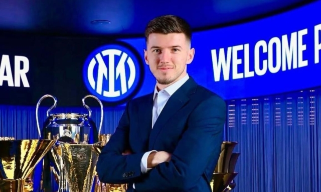Sucic ha già stregato Chivu: ecco come può giocare il nuovo rinforzo dell'Inter 3 Sucic ha già stregato Chivu: ecco come può giocare il nuovo rinforzo dell'Inter