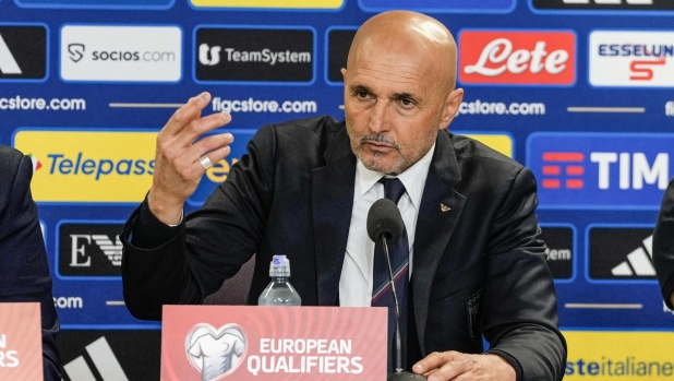 LIVE Luciano Spalletti: "Gravina mi ha esonerato, risolverò il contratto" 3 LIVE Luciano Spalletti: "Gravina mi ha esonerato, risolverò il contratto"