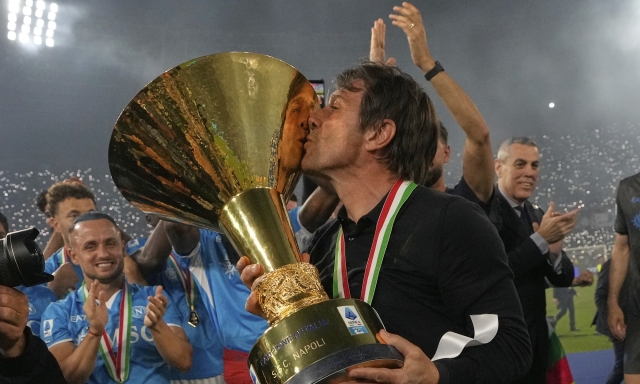 Conte: "Mai avuto un accordo con la Juve. Voci fastidiose, ma ci sono tanti avvoltoi..." 3 Conte: "Mai avuto un accordo con la Juve. Voci fastidiose, ma ci sono tanti avvoltoi..."