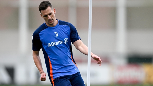 Milik vola con la Juve al Mondiale: non gioca da oltre un anno e ora prova a ripartire 4 Milik vola con la Juve al Mondiale: non gioca da oltre un anno e ora prova a ripartire