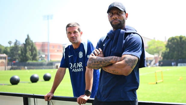 Maicon: "Vi racconto Chivu, leale e senza paura. In spogliatoio fa discorsi che colpiscono al cuore" 1 Maicon: "Vi racconto Chivu, leale e senza paura. In spogliatoio fa discorsi che colpiscono al cuore"