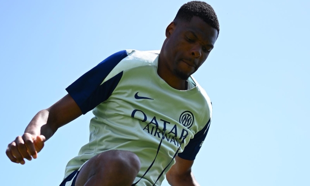 Inter, si ferma Dumfries: salta il Monterrey. Sulla destra Darmian o la novità Luis Henrique 2 Inter, si ferma Dumfries: salta il Monterrey. Sulla destra Darmian o la novità Luis Henrique