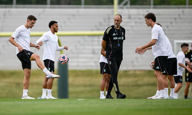 Tudor prepara il debutto contro l'Al Ain: dubbi su modulo e Locatelli. In difesa c'è Rugani 4 Tudor prepara il debutto contro l'Al Ain: dubbi su modulo e Locatelli. In difesa c'è Rugani