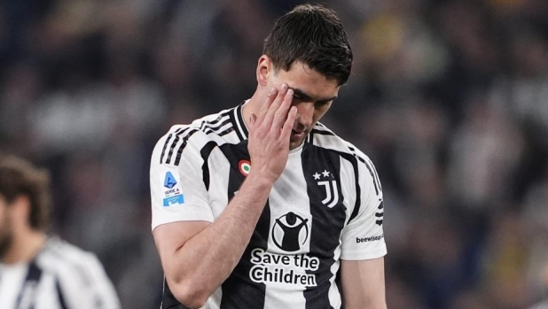 La trama col Napoli, l'idea Milan, il nodo stipendio: Juve, chi può prendere davvero Vlahovic 1 La trama col Napoli, l'idea Milan, il nodo stipendio: Juve, chi può prendere davvero Vlahovic