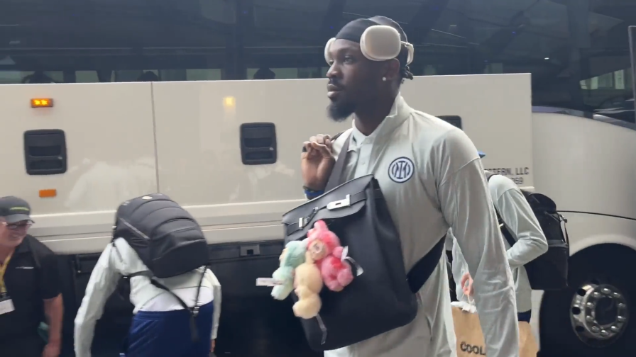 Thuram e Barella concentrati: l'Inter è arrivata a Seattle 1 Thuram e Barella concentrati: l'Inter è arrivata a Seattle