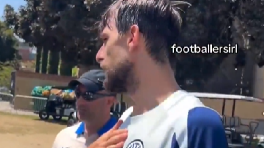 Acerbi contro il tifoso del Psg: "Non mi prendere in giro o ti sfondo..." 4 Acerbi contro il tifoso del Psg: "Non mi prendere in giro o ti sfondo..."