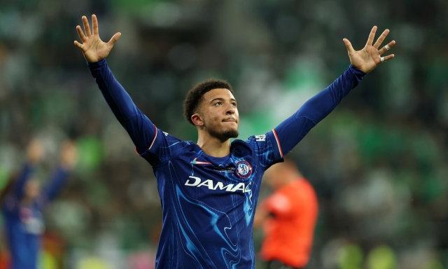 Juve-Sancho, avanti: così Comolli punta a convincere lo United. E se Vlahovic... 1 Juve-Sancho, avanti: così Comolli punta a convincere lo United. E se Vlahovic...