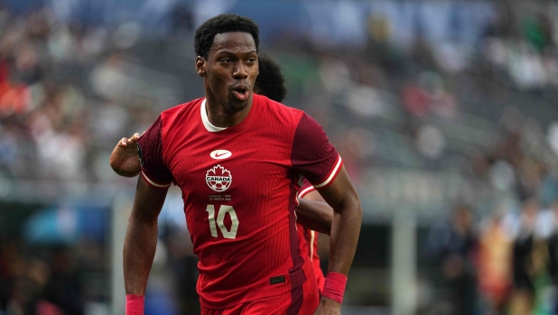 Juve, dal mito Ronaldinho ai fischi del padre: 5 cose che non sapete su Jonathan David 2 Juve, dal mito Ronaldinho ai fischi del padre: 5 cose che non sapete su Jonathan David