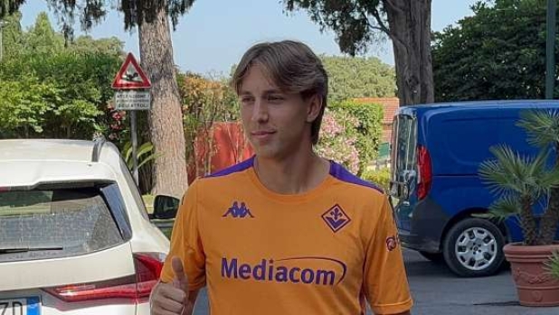 Fiorentina, ecco Fazzini: "Incredibile essere qui. Ndour mi ha già parlato della città" 1 Fiorentina, ecco Fazzini: "Incredibile essere qui. Ndour mi ha già parlato della città"