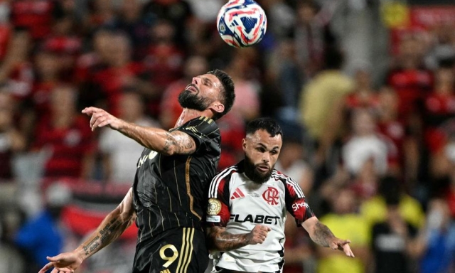 Giroud vicino al ritorno in Europa: può firmare col Lilla 2 Giroud vicino al ritorno in Europa: può firmare col Lilla