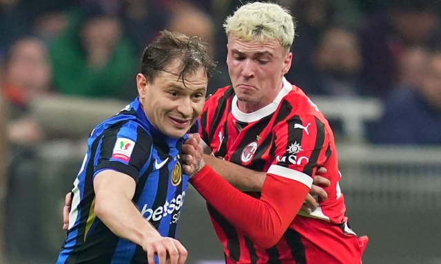 Jimenez resta al Milan, ora deve convincere Allegri. E quell'interesse del Napoli... 1 Jimenez resta al Milan, ora deve convincere Allegri. E quell'interesse del Napoli...