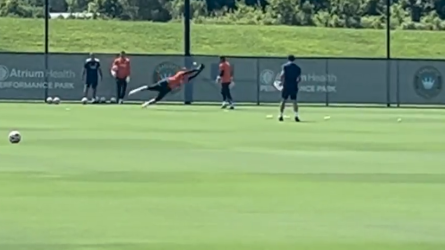Inter, lo strano allenamento dei portieri: racchette e palle da tennis 1 Inter, lo strano allenamento dei portieri: racchette e palle da tennis