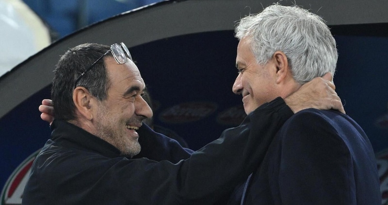 Sarri contro Mourinho di nuovo dopo 20 mesi: si accende Lazio-Fenerbahce 1 Sarri contro Mourinho di nuovo dopo 20 mesi: si accende Lazio-Fenerbahce