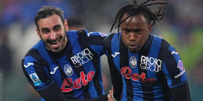 Lookman all'Inter, l'offerta sale a 45 milioni: cosa manca per chiudere 4 Lookman all'Inter, l'offerta sale a 45 milioni: cosa manca per chiudere