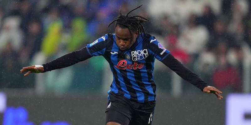 Lookman, c'è il tentativo del Napoli: l'offerta di Manna per il sorpasso sull'Inter 3 Lookman, c'è il tentativo del Napoli: l'offerta di Manna per il sorpasso sull'Inter