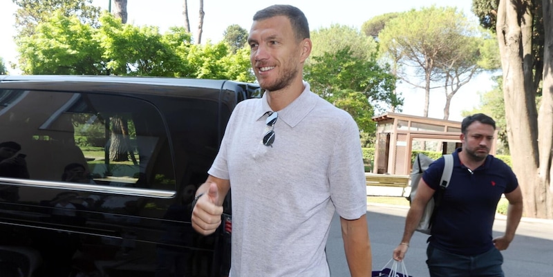 Fiorentina, si attende l’ufficialità di Dzeko: ecco quando potrebbe arrivare 1 Fiorentina, si attende l’ufficialità di Dzeko: ecco quando potrebbe arrivare