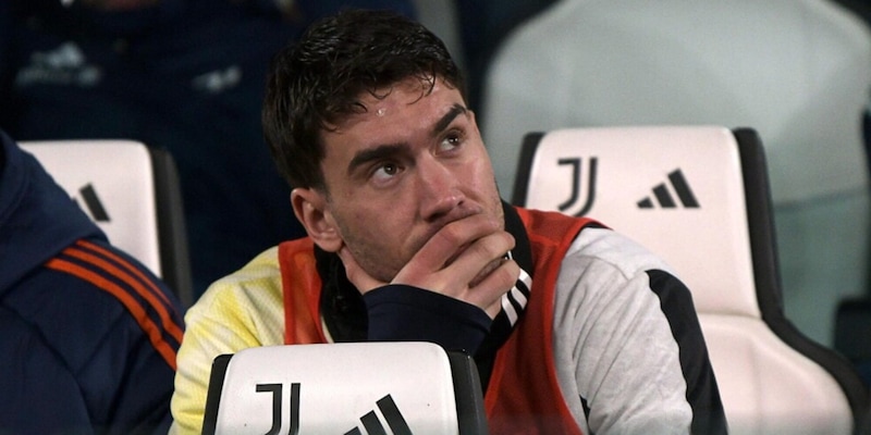 Svolta Vlahovic, l’agente va dalla Juve: sul tavolo anche la risoluzione del contratto 1 Svolta Vlahovic, l’agente va dalla Juve: sul tavolo anche la risoluzione del contratto