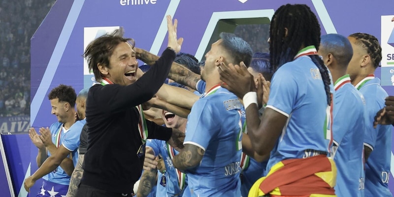 Napoli, è ufficiale il programma delle cinque amichevoli estive: dall'Arezzo all'Olympiakos, tutte le date 2 Napoli, è ufficiale il programma delle cinque amichevoli estive: dall'Arezzo all'Olympiakos, tutte le date