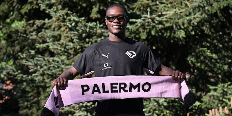 Palermo, ufficiale l'acquisto di Gyasi: il comunicato 2 Palermo, ufficiale l'acquisto di Gyasi: il comunicato