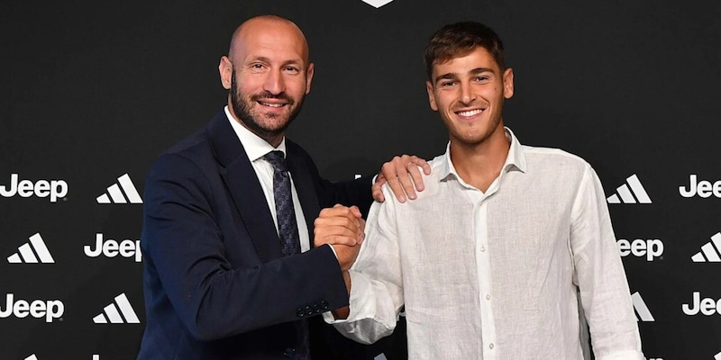 Faticanti, ufficiale il ritorno alla Juve Next Gen: il Lecce svela la formula 1 Faticanti, ufficiale il ritorno alla Juve Next Gen: il Lecce svela la formula