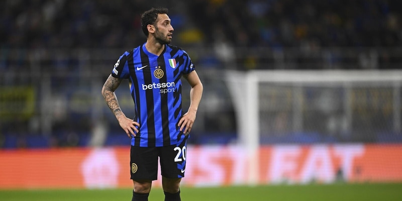 Calhanoglu, spunta la pista Fenerbahce: tutti i dettagli 2 Calhanoglu, spunta la pista Fenerbahce: tutti i dettagli