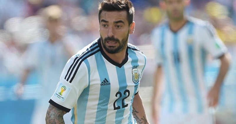 Come sta Lavezzi: "Sto bene e continuo a curarmi. Orgoglioso di mio figlio calciatore"
1 Come sta Lavezzi: "Sto bene e continuo a curarmi. Orgoglioso di mio figlio calciatore"