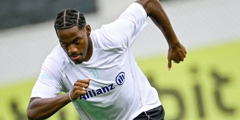 David, primo giorno Juve. Quando torna Douglas Luiz e il piano mercato Kolo Muani 1 David, primo giorno Juve. Quando torna Douglas Luiz e il piano mercato Kolo Muani