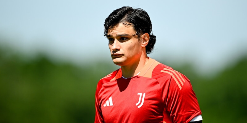 Garofani, il portiere saluta la Juve Next Gen: ufficiale la cessione alla Carrarese 3 Garofani, il portiere saluta la Juve Next Gen: ufficiale la cessione alla Carrarese