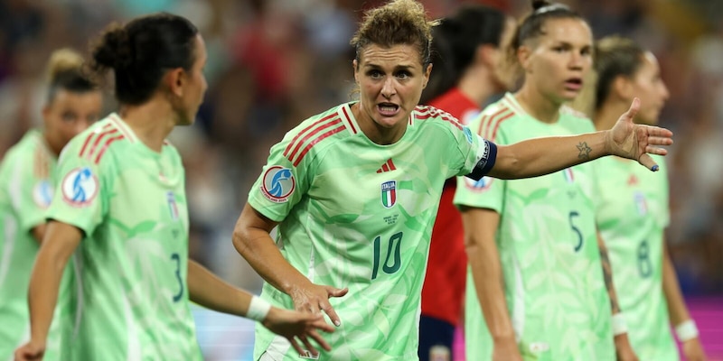 Inghilterra-Italia diretta Europei femminili: segui la semifinale di oggi live
3 Inghilterra-Italia diretta Europei femminili: segui la semifinale di oggi live
