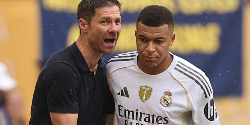 Xabi Alonso "il costruttore", il Real torna grande. Ma ora con il Psg il grande dubbio
1 Xabi Alonso "il costruttore", il Real torna grande. Ma ora con il Psg il grande dubbio