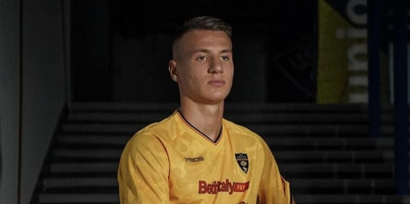 Camarda al Lecce, è ufficiale. Addio al Milan? Non per forza: i dettagli 1 Camarda al Lecce, è ufficiale. Addio al Milan? Non per forza: i dettagli