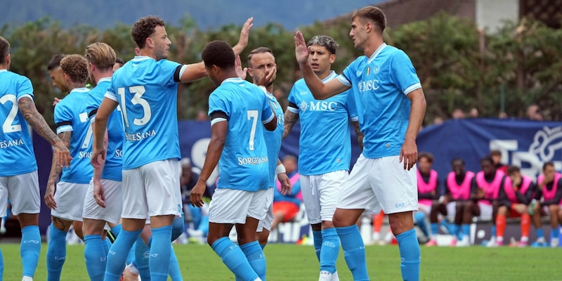 Il Napoli scopre Lucca, bene anche De Bruyne: Conte via da Dimaro con la vittoria sul Catanzaro 1 Il Napoli scopre Lucca, bene anche De Bruyne: Conte via da Dimaro con la vittoria sul Catanzaro