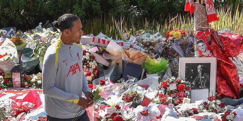 Virgil e Rike Van Dijk, una toccante storia d'amicizia per Rute e i figli di Diogo Jota 4 Virgil e Rike Van Dijk, una toccante storia d'amicizia per Rute e i figli di Diogo Jota