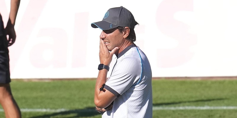 Napoli, Conte usa subito il pugno di ferro: il programma d'allenamento del primo giorno a Dimaro 2 Napoli, Conte usa subito il pugno di ferro: il programma d'allenamento del primo giorno a Dimaro