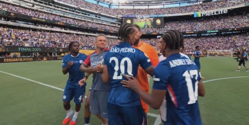 Luis Enrique perde la testa: schiaffo a Joao Pedro! Caos dopo Chelsea-Psg 1 Luis Enrique perde la testa: schiaffo a Joao Pedro! Caos dopo Chelsea-Psg