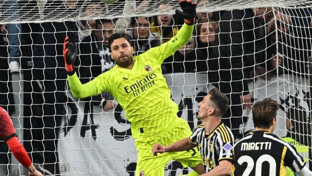 Sportiello saluta il Milan: "Un privilegio giocare a San Siro. Grazie ai tifosi rossoneri" 1 Sportiello saluta il Milan: "Un privilegio giocare a San Siro. Grazie ai tifosi rossoneri"