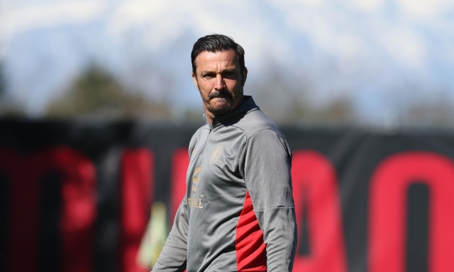 Milan Futuro, confermato Oddo in panchina: ufficiale il rinnovo fino al 2027. Resta anche Tassotti 1 Milan Futuro, confermato Oddo in panchina: ufficiale il rinnovo fino al 2027. Resta anche Tassotti