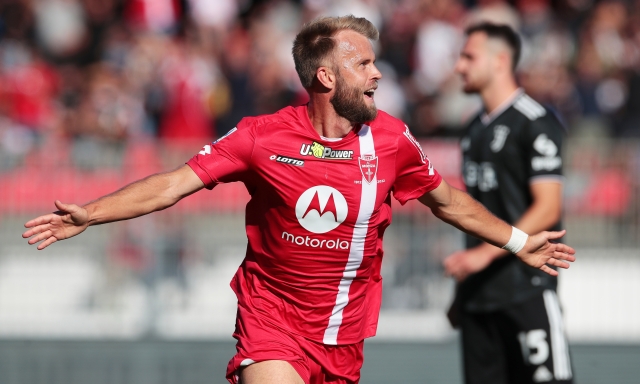 Rivoluzione Bari! 17 addii e tanti arrivi, Gytkjaer e Sibilli sono le certezze 1 Rivoluzione Bari! 17 addii e tanti arrivi, Gytkjaer e Sibilli sono le certezze