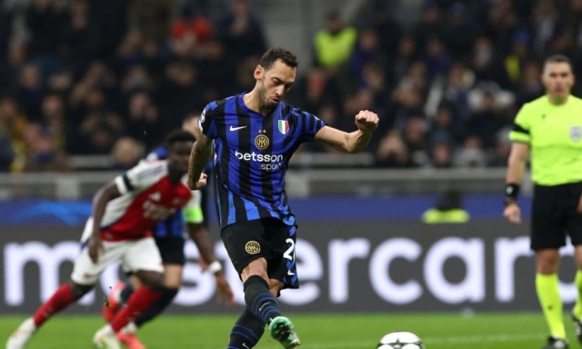 Calhanoglu risponde a Lautaro: "Un vero leader non cerca colpevoli. Mai tradito questa maglia" 1 Calhanoglu risponde a Lautaro: "Un vero leader non cerca colpevoli. Mai tradito questa maglia"