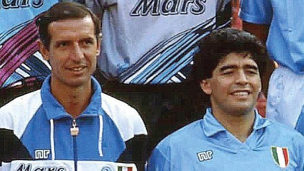 Maradona presentato al San Paolo: 41 anni fa la storia a Napoli. La festa dei tifosi 1 Maradona presentato al San Paolo: 41 anni fa la storia a Napoli. La festa dei tifosi