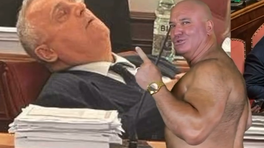 "Mi ha distrutto la carriera". Il falconiere della Lazio apre OnlyFans e attacca Lotito 1 "Mi ha distrutto la carriera". Il falconiere della Lazio apre OnlyFans e attacca Lotito