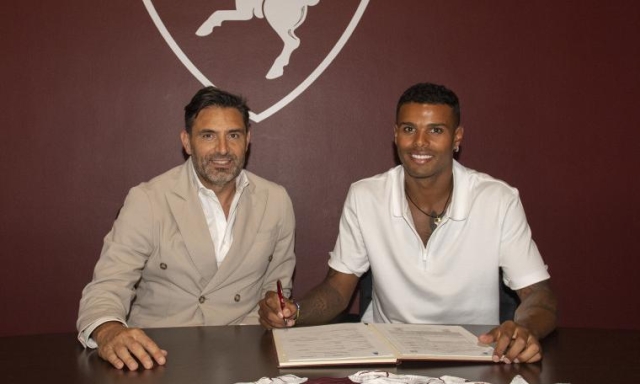 Torino, l'annuncio ufficiale: arriva Anjorin 1 Torino, l'annuncio ufficiale: arriva Anjorin