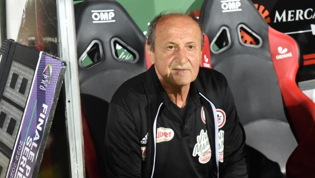 Delio Rossi e il Foggia, atto III: storia di fragole, promesse e coni dell'Anas 1 Delio Rossi e il Foggia, atto III: storia di fragole, promesse e coni dell'Anas
