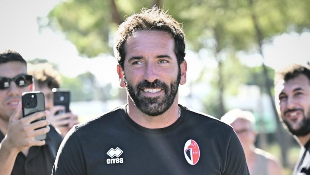 Il Bari riparte con entusiasmo: 500 tifosi presenti al raduno. Applausi per Caserta e Sibilli 2 Il Bari riparte con entusiasmo: 500 tifosi presenti al raduno. Applausi per Caserta e Sibilli