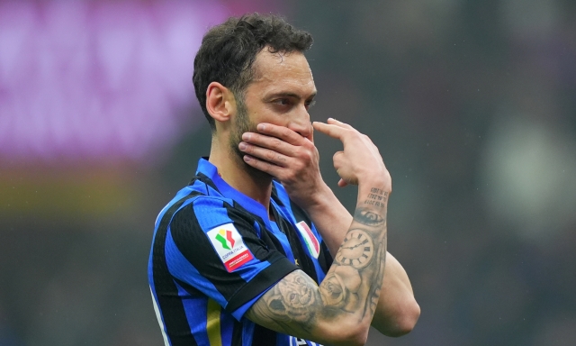 Liti alle spalle: Calhanoglu torna a vedersi interista. E così resterà 3 Liti alle spalle: Calhanoglu torna a vedersi interista. E così resterà