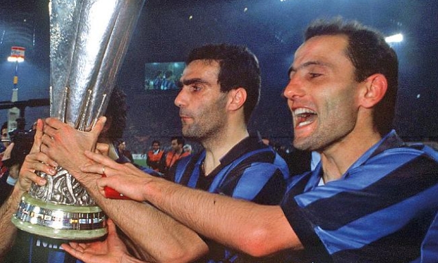 Battistini: "Le mie due vite tra Milan e Inter. Quel giorno contro Maradona... Ma oggi guardo il tennis" 2 Battistini: "Le mie due vite tra Milan e Inter. Quel giorno contro Maradona... Ma oggi guardo il tennis"