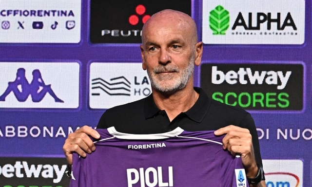 Pioli: "Allegri non ci vede in corsa per la Champions? L'ho già scritto sulla lavagna..." 2 Pioli: "Allegri non ci vede in corsa per la Champions? L'ho già scritto sulla lavagna..."