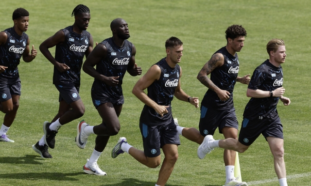Il nuovo Napoli prende forma, Conte ridisegna l'attacco: più qualità e più gol 1 Il nuovo Napoli prende forma, Conte ridisegna l'attacco: più qualità e più gol