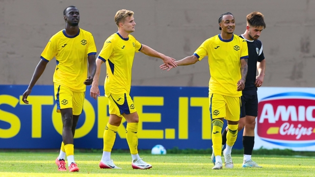 Verona, 9-0 al Rovereto. Doppietta per Cissé, primo gol per Giovane 1 Verona, 9-0 al Rovereto. Doppietta per Cissé, primo gol per Giovane